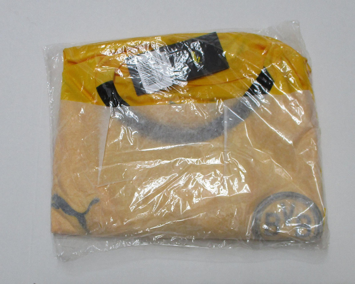 Offizielles Puma Borussia Dortmund BVB Cup Trikot der Saison 2025/26 für Herren mit aufgummiertem Vereinswappen und gesticktem Puma-Logo – Neu mit Etikett. Originalverpackung.