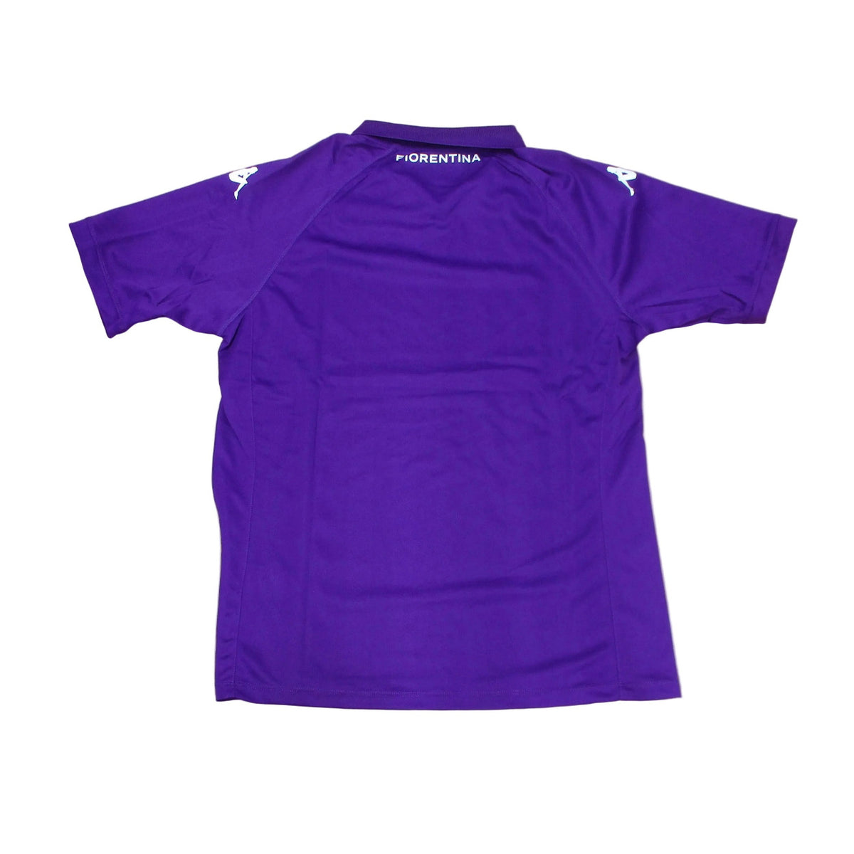 Offizielles Kappa AC Florenz (Fiorentina) Heimtrikot der Serie A Saison 2024/25 für Herren in traditionellem Violett mit aufgedruckten Logos und aufgummiertem Vereinswappen – Neu mit Etikett. Rückseite.