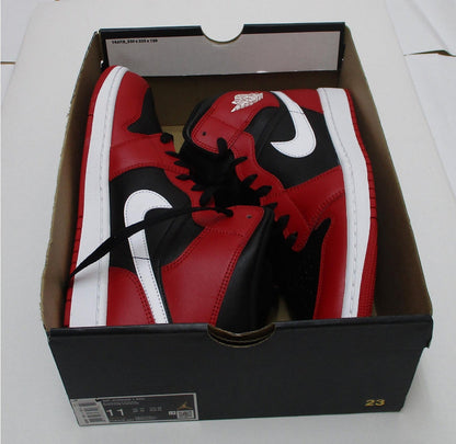 Air Jordan 1 Mid Sneaker Black White Gym Red Nike DQ8426 061 im Karton