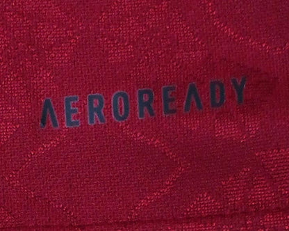 Offizielles Adidas FC Bayern München Jubiläumstrikot für Kinder in Weiß und Dunkelrot mit gesticktem Retro-Vereinswappen – Neu mit Etikett. Aeroready Logo.