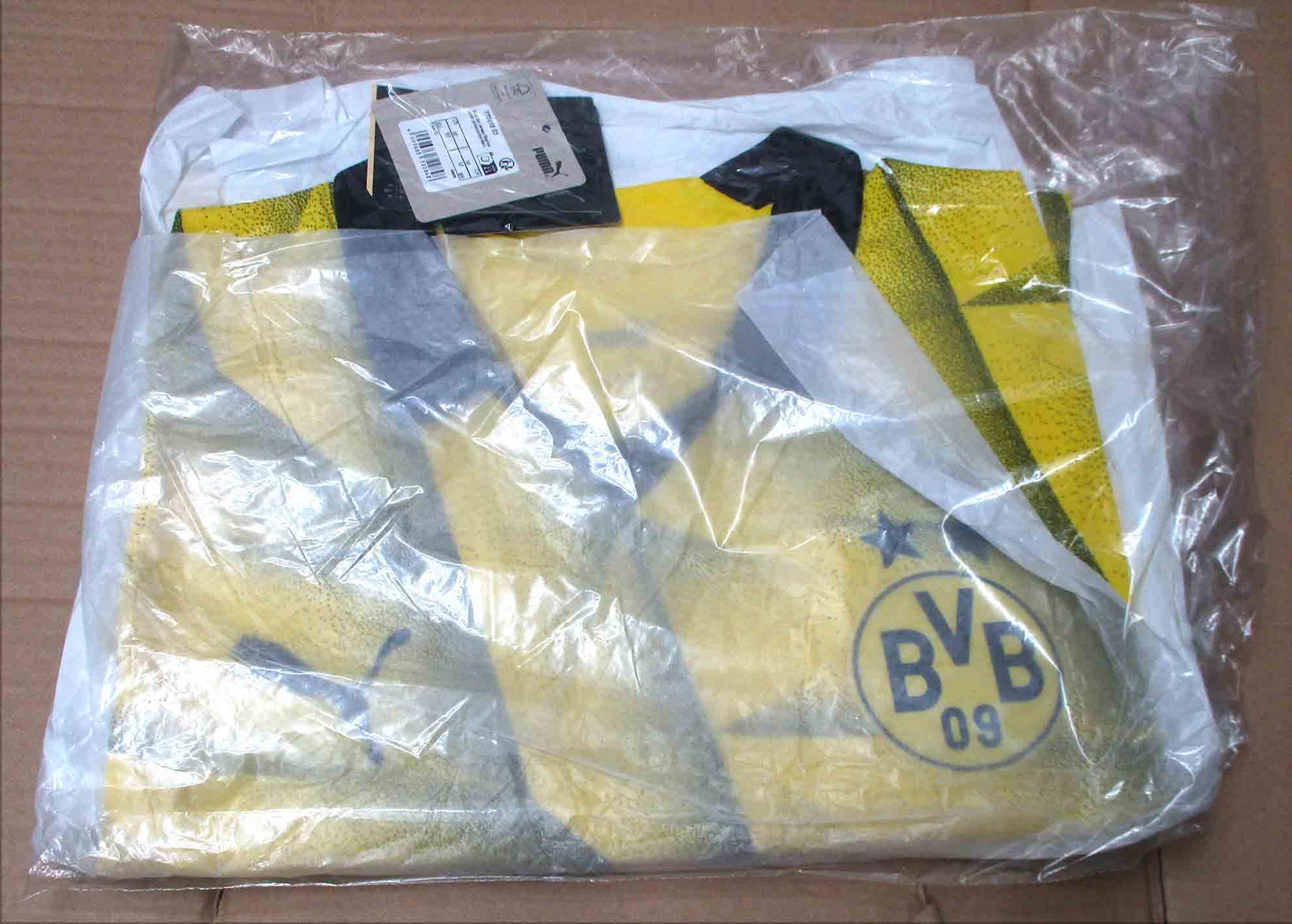 BVB Borussia Dortmund Trikot 3rd 2023/24 von Puma. Offizielles Fußballtrikot in Herrengröße. Ansicht Originalverpackung.