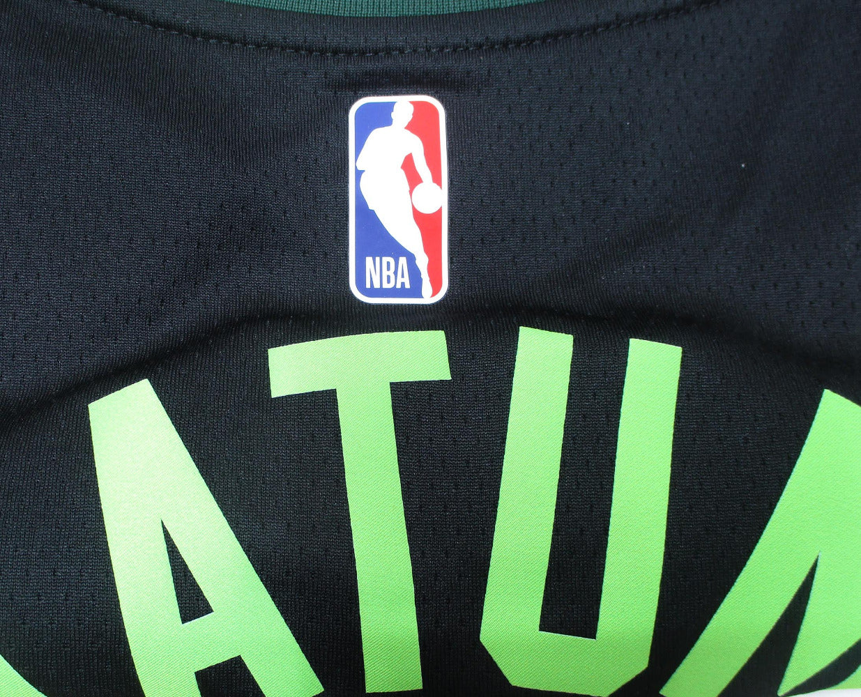 Boston Celtics Jayson Tatum Nike Swingman City Edition NBA Trikot. Offizielles Trikot in Herrengröße. Spielerflock.