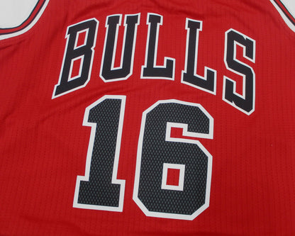 Chicago Bulls NBA Swingman Trikot 2015 von Adidas. Offizielles Basketballtrikot in Herrengröße. Detailansicht Flock.