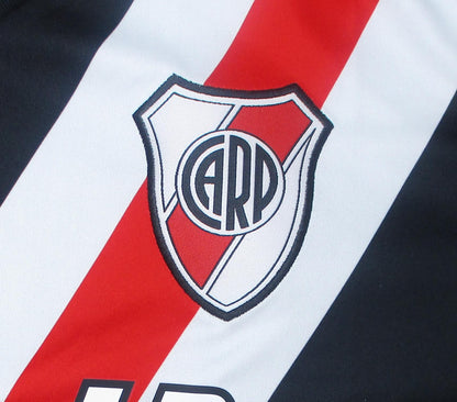 Club Atlético River Plate Trikot 2016/17 3rd Adidas. Offizielles Fußballtrikot in Herrengröße. Vereinswappen.