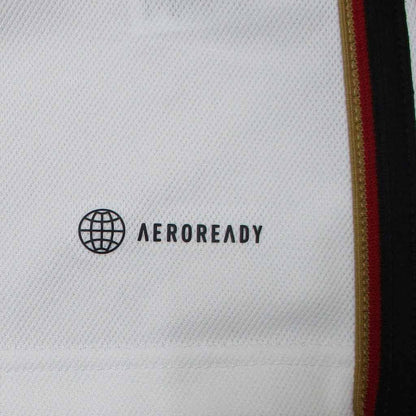 Deutschland  DFB Heimtrikot 2022/23 von Adidas. Nahaufnahme des Aeroready Logos. 