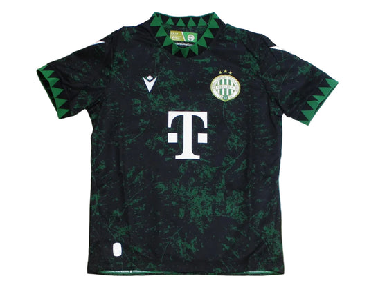Schwarz-Grünes Ferencváros Budapest Awaytrikot 2024 2025 in Kindergröße von Macron mit gesticktem Vereinswappen – Vorderansicht.