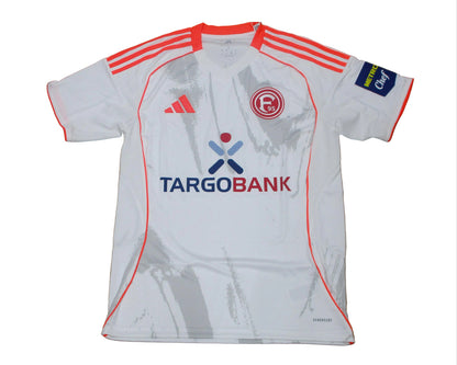 Fortuna Düsseldorf Trikot Away 2025/26 Adidas -  originales Auswärtstrikot der rheinischen Diva aus der Landeshauptstadt mit eingesticktem Wappen. 