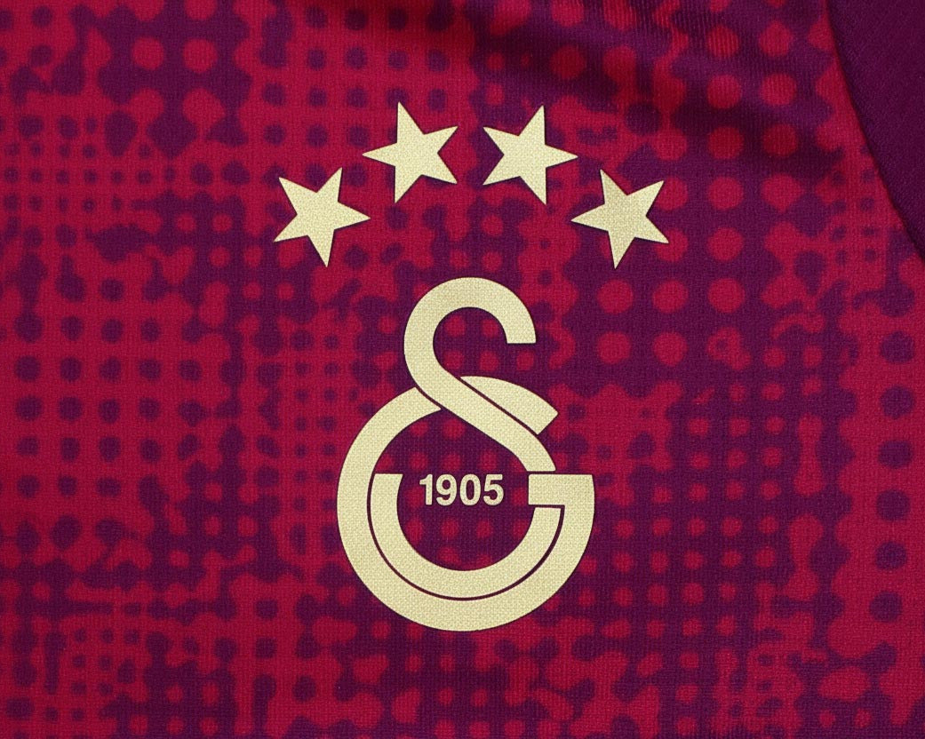 Galatasaray Istanbul Kinder Trainingstrikot Puma 4 Sterne 782885-03 mit DryCELL Technologie. Vereinswappen.