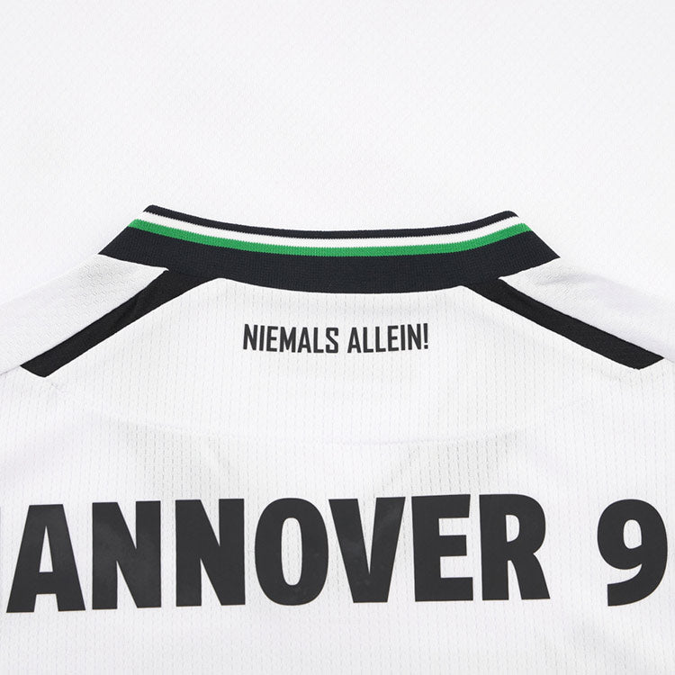 Hannover 96 Trikot Third 2025/26 Macron Herren – Offizielles Third Fußballtrikot. Eco Brightex-Material. Detailansicht Nacken.