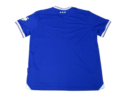 Offizielles Umbro Ipswich Town Heimtrikot der Aufstiegssaison 2025/26 für Herren in traditionellem Blau mit weißen Akzenten, eingesticktem Vereinswappen und Herstellerlogo – Neu mit Etikett. Rückseite.