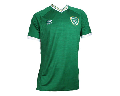 Irland Trikot Home 2020/22 Umbro – grünes Heimtrikot der irischen Nationalmannschaft mit eingesticktem Wappen. Offizielles Trikot in Herrengröße.