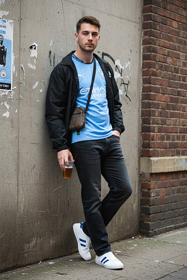 Manchester City Trikot Home 2024/25 Home von Puma in Herrengröße.  Lifestyle.