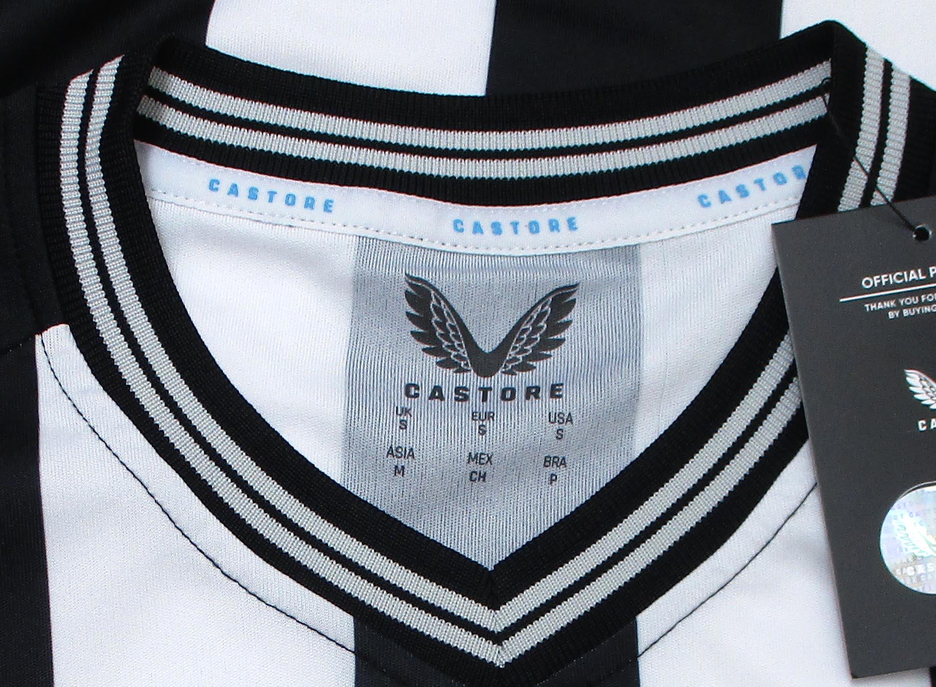 Offizielles Castore Newcastle United Heimtrikot der Premier League Saison 2023/24 in Schwarz-Weiß mit gesticktem Vereinswappen für Herren – Neu mit Etikett. Kragen Details.