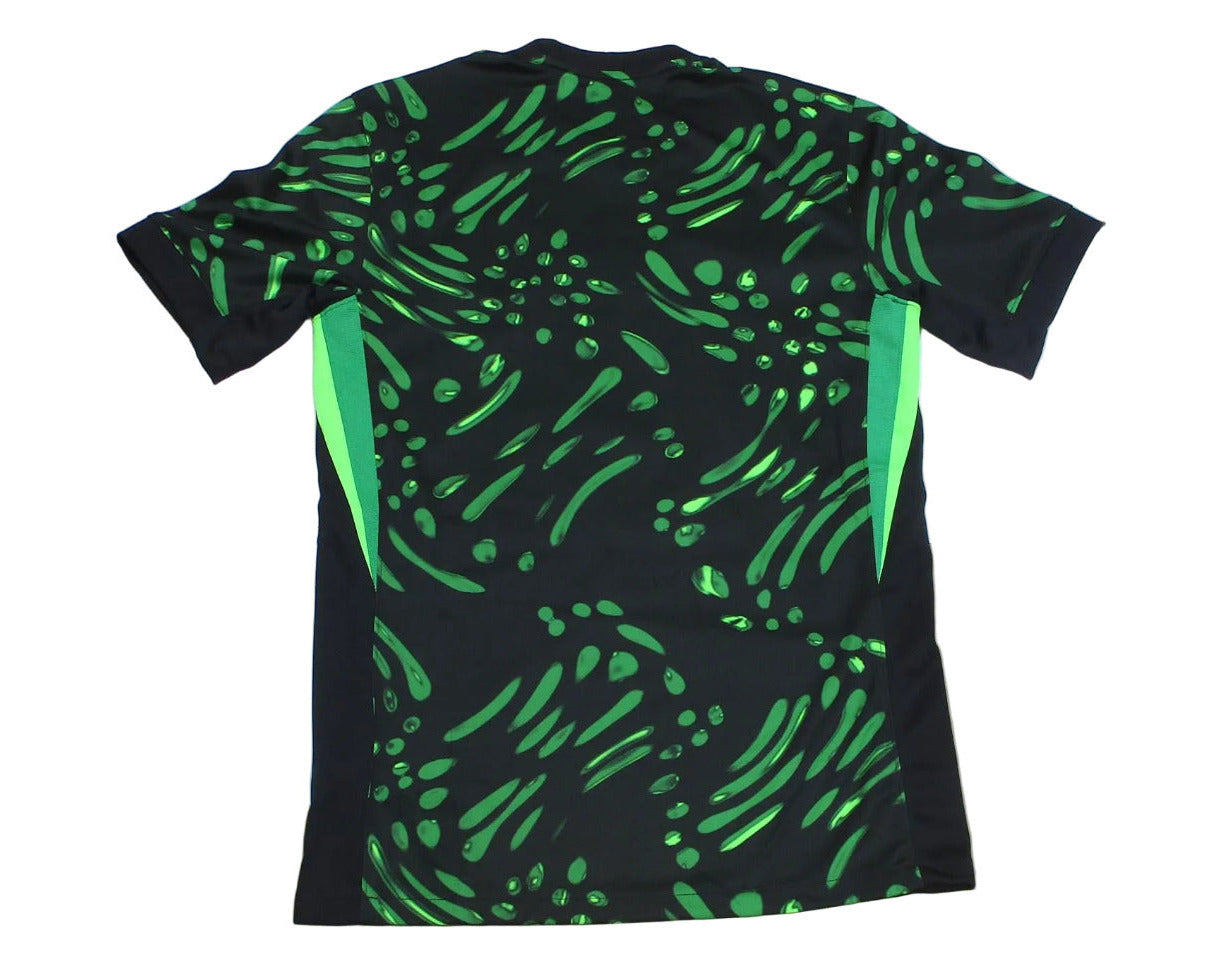 Nike Nigeria Auswärtstrikot Away 2024 2025 für Herren neu mit Etikett eingesticktes Wappen. Herrentrikot bei Hos Trikots. Rückseite.