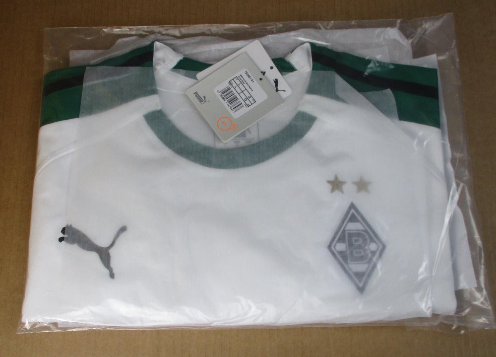 Originalverpackung des Borussia Mönchengladbach Heimtrikot 2018/19 von Puma. Als reduziertes Angebot günstig kaufen.