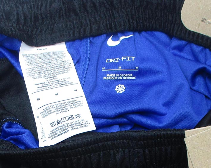 Inter Mailand Shorts Home 2024/25 von Nike in Herrengröße. Innenlabel.