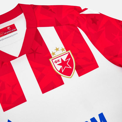 Roter Stern Belgrad Kinder Trikot Home 2024/25 Macron. Offizielles Fußballtrikot in Kindergröße. Detailansicht Wappen.