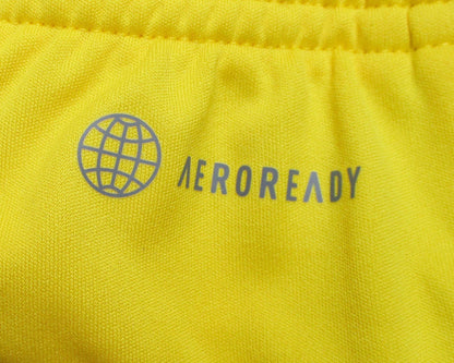 Schweden Trikot Shorts Home 2022/23 Adidas Herren mit gesticktem Verbandslogo und Aeroready Technologie. Detailansicht Aeroready Logo.